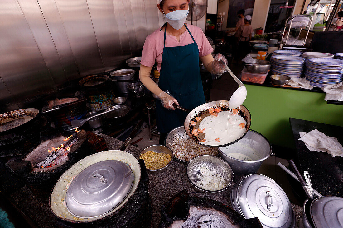 Banh Xeo (Vietnamese pancake),Street Food,Ho Chi Minh City,Vietnam,Indochina,Southeast Asia,Asia