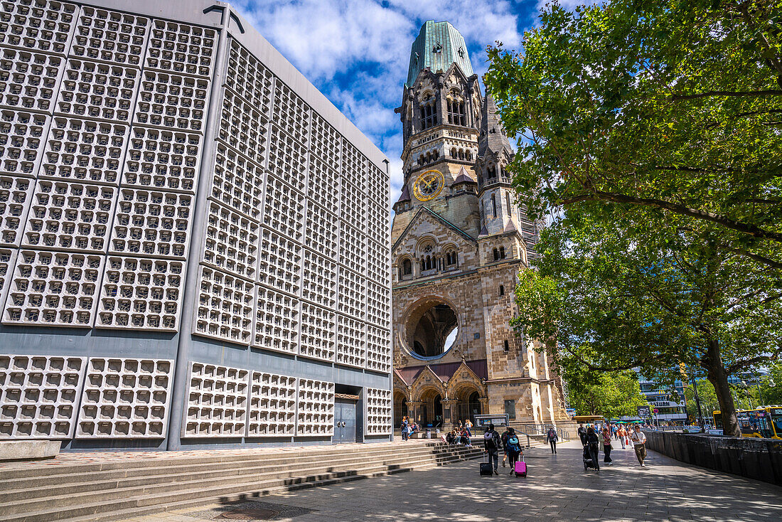 Blick auf die Kaiser-Wilhelm-Gedächtniskirche, Kurfurstendamm, Charlottenburg, Berlin, Deutschland, Europa
