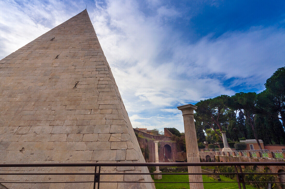 Pyramid of Cestius,UNESCO World Heritage Site,Rome,Latium (Lazio),Italy,Europe