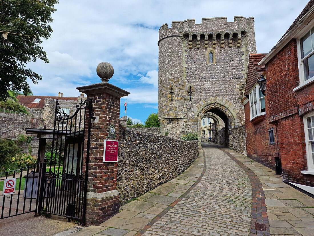Castle Gate,Lewes,East Sussex,England,Vereinigtes Königreich,Europa