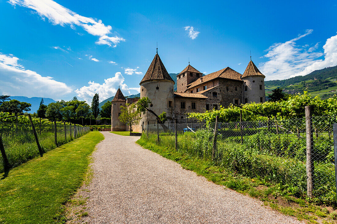 Schloss Mareccio bei Bozen (Bolzano),Bezirk Bozen,Sudtirol (Südtirol),Italien,Europa