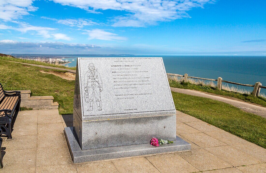 RAF Bomber Command Memorial, errichtet 2012 zum Gedenken an die 110000 Flugzeugbesatzungen des Bomber Command im Zweiten Weltkrieg, von denen 55573 ihr Leben verloren, Beachy Head, in der Nähe von Eastbourne, East Sussex, England, Vereinigtes Königreich, Europa