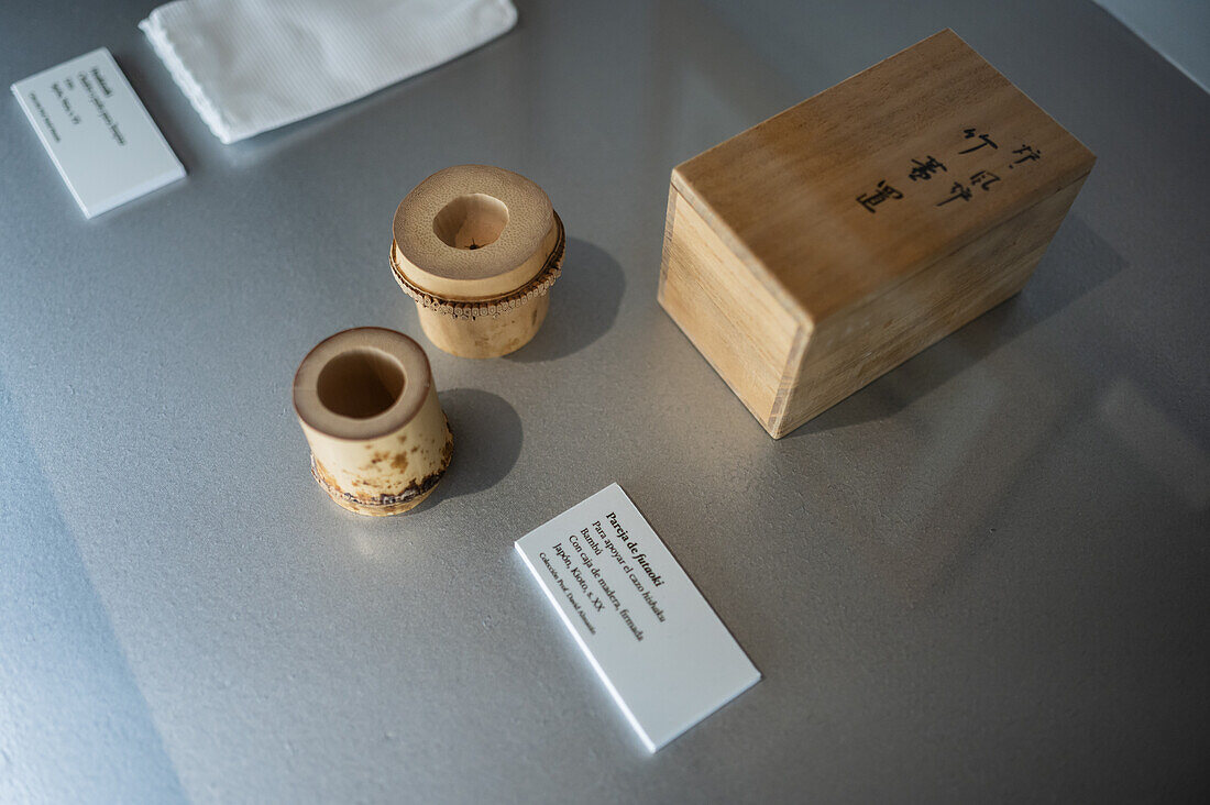 Gegenstände der traditionellen japanischen Teezeremonie.