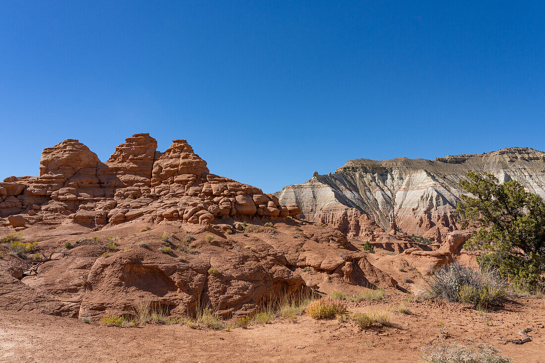 View along the Angel's Palace Trail in Kodachrome Basin State Park in Utah.