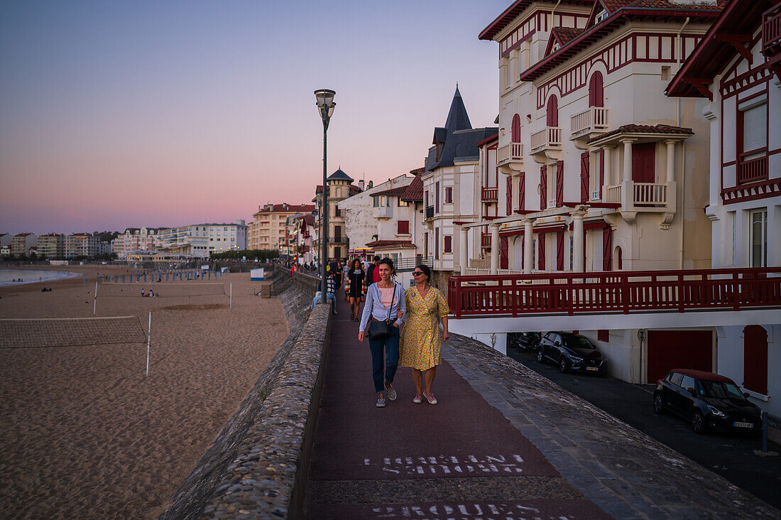 Promenade Jacques Thibaud, Uferpromenade