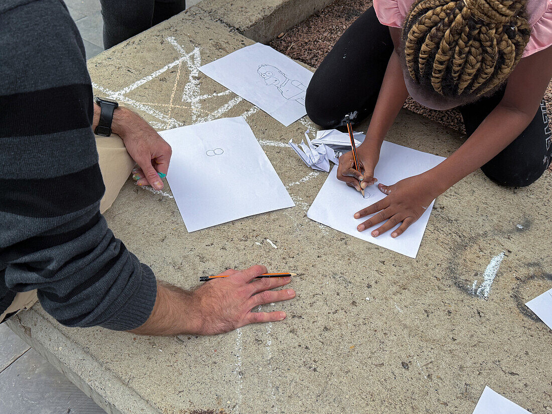 Street artistic project created by ArteBrije Studio in collaboration with immigrant children in Zaragoza,Spain