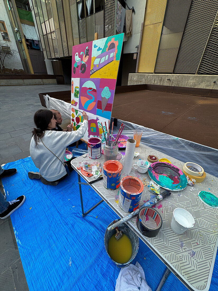 Street artistic project created by ArteBrije Studio in collaboration with immigrant children in Zaragoza,Spain