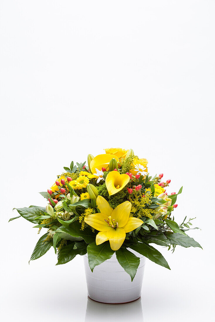 Yellow bouquet lilies, calla lily