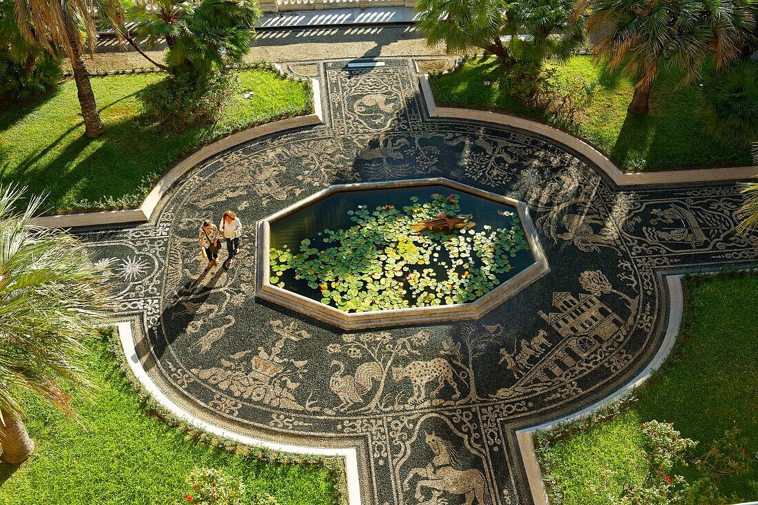 Italy, Liguria, Genoa, Museo di Palazzo Reale (Royal palace), the gardens, basin in the middle of a mosaic of pebbles