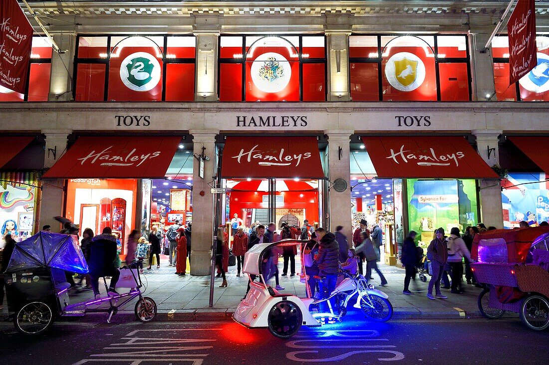 Vereinigtes Königreich, London, Regent Street, Fassade des Spielwarengeschäfts Hamleys