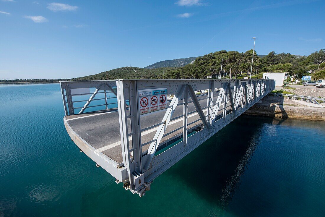 Croatia, County of Primorje-Gorski Kotar, Kvarner bay, Cres island, in the village of Osor a swing bridge allows passage between the two islands of Cres and Losinj