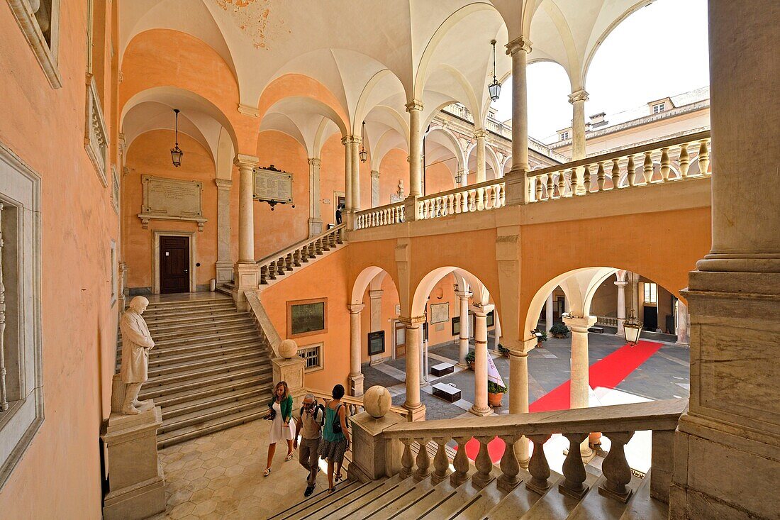 Italien, Ligurien, Genua, Via Garibaldi, Palazzi delle Strade Nuove, der Palazzo Tursi ist Teil der Palazzi dei Rolli 42, die von der UNESCO zum Weltkulturerbe erklärt wurden