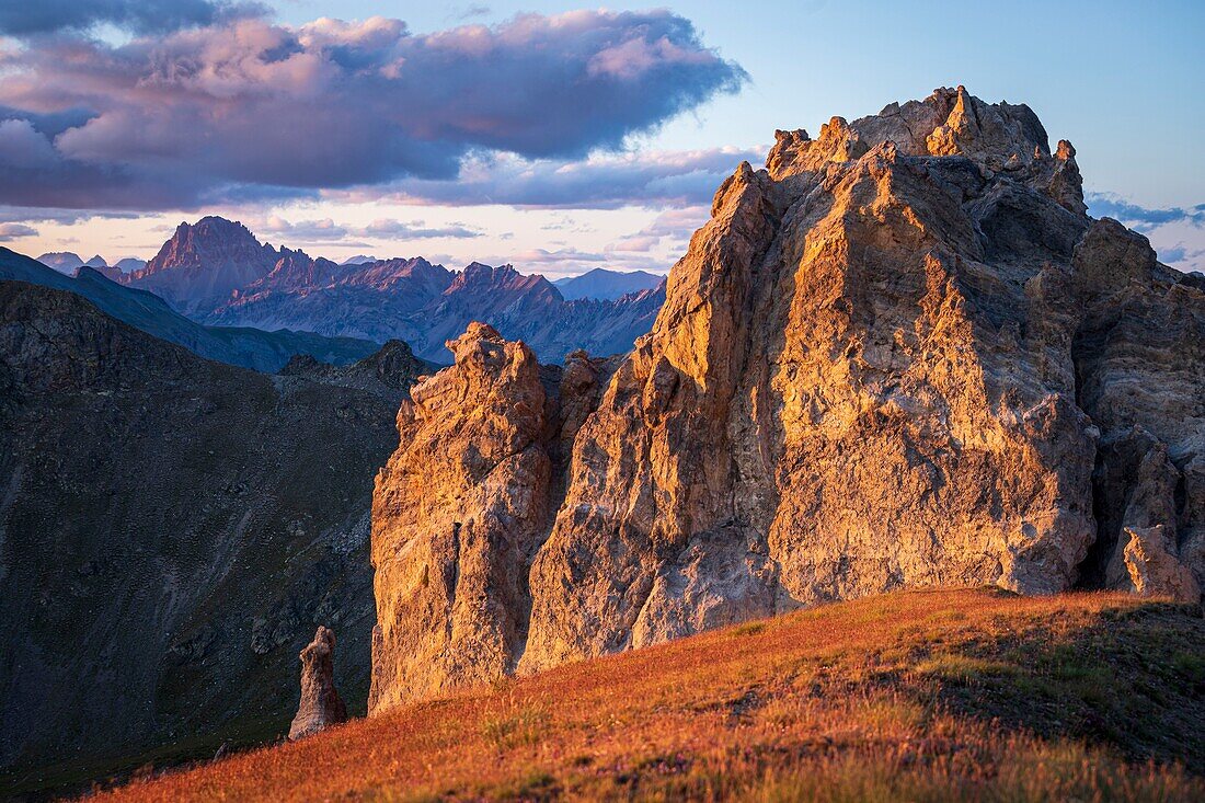 France, Alpes-Maritimes, Mercantour National Park, Aiguilles de Tortisse (2672m) with the summit of Monte Oronaye or Tête de Moïse (3104m) in the background