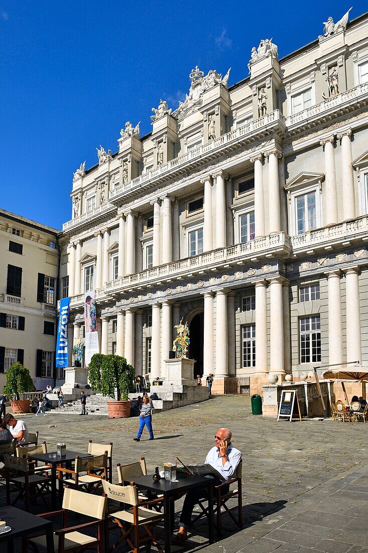 Italy, Liguria, Genoa, Piazza Matteotti, Douce restaurant and Palazzo Ducale, the largest cultural center of Italy