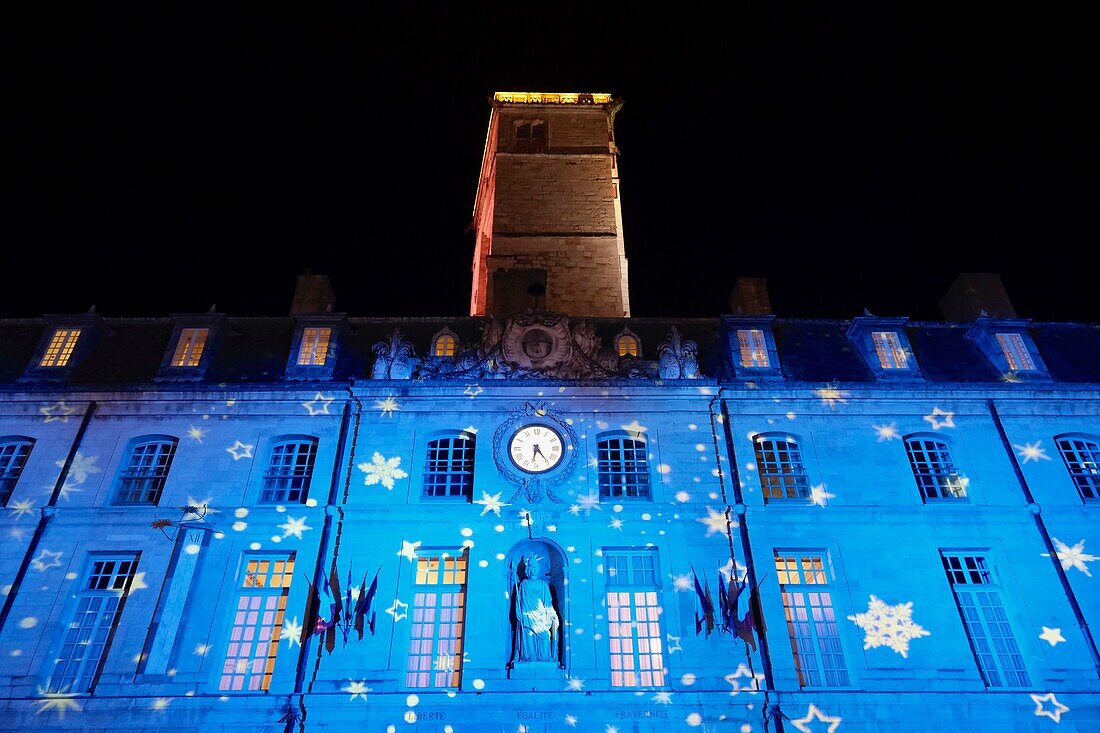 Frankreich, Cote d'Or, Dijon, von der UNESCO zum Weltkulturerbe erklärt, Weihnachtsbeleuchtung, Schloss der Herzöge von Burgund