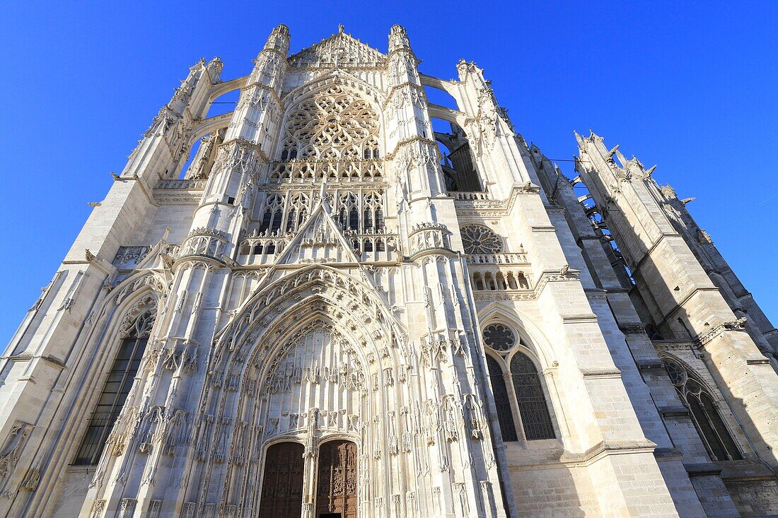 Frankreich, Oise, Beauvais, Kathedrale Saint-Pierre de Beauvais (13.-16. Jahrhundert) mit dem höchsten gotischen Chor der Welt, Südfassade