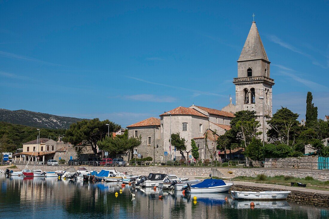 Croatia, County of Primorje-Gorski Kotar, Kvarner bay, Cres island, the village and the church of Osor bridge between the two islands of Cres and Losinj