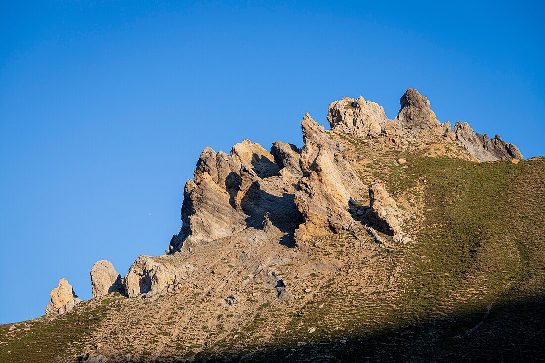 France, Alpes-Maritimes, Mercantour National Park, the jagged reliefs of Aiguilles de Tortisse (2672m)