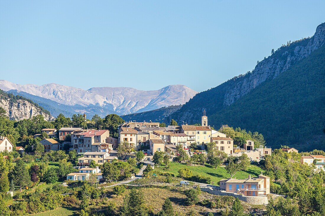 France, Alpes-de-Haute-Provence, Verdon Regional Nature Park, Saint-Julien-du-Verdon