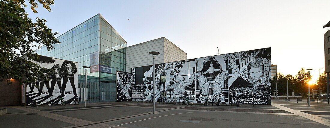 France, Bas Rhin, Strasbourg, Musee d'Art Moderne et Contemporain de Strasbourg also called MAMCS (Museum of Modern and Contemporary Art in Strasbourg) by architect Adrien Fainsilber, street art