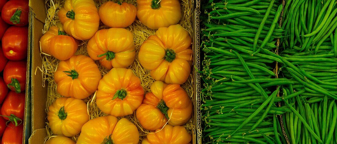 Frankreich, Indre et Loire, Tours, ganzer Markt, grüne Bohnen und Tomaten