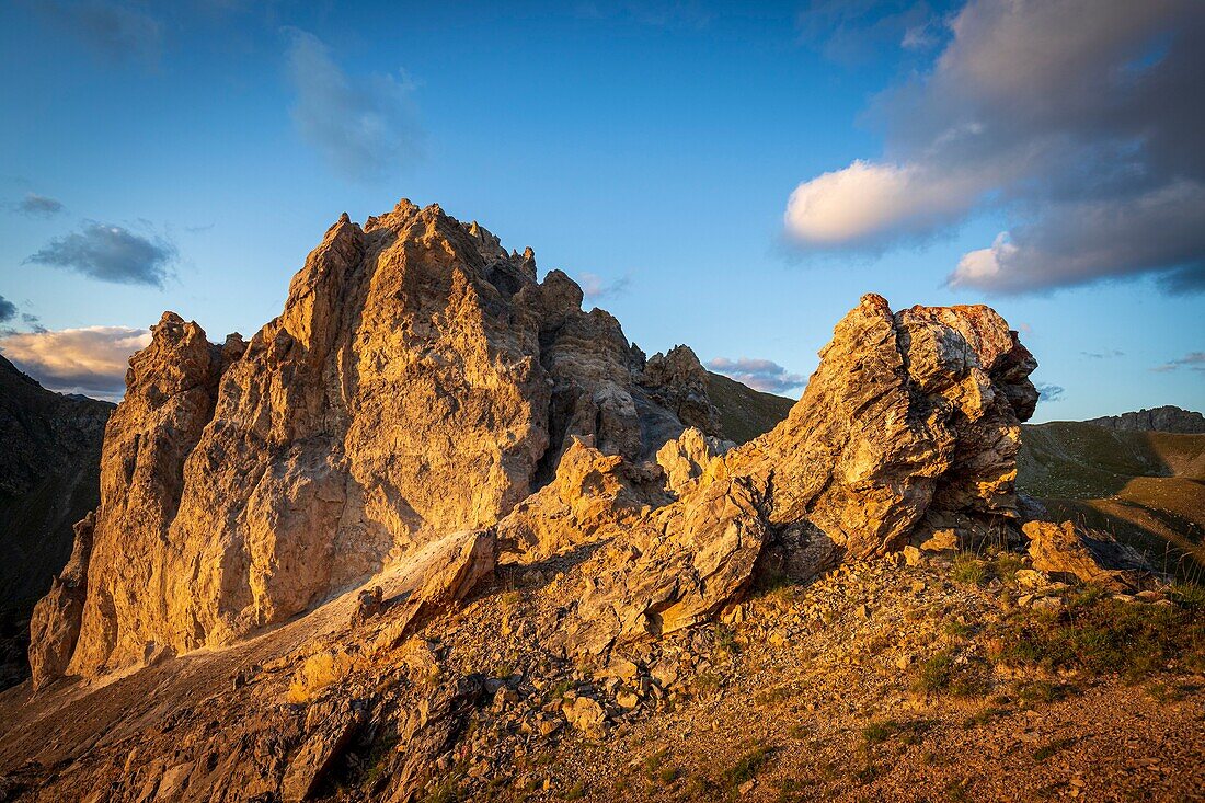 France, Alpes-Maritimes, Mercantour National Park, the jagged reliefs of Aiguilles de Tortisse (2672m)