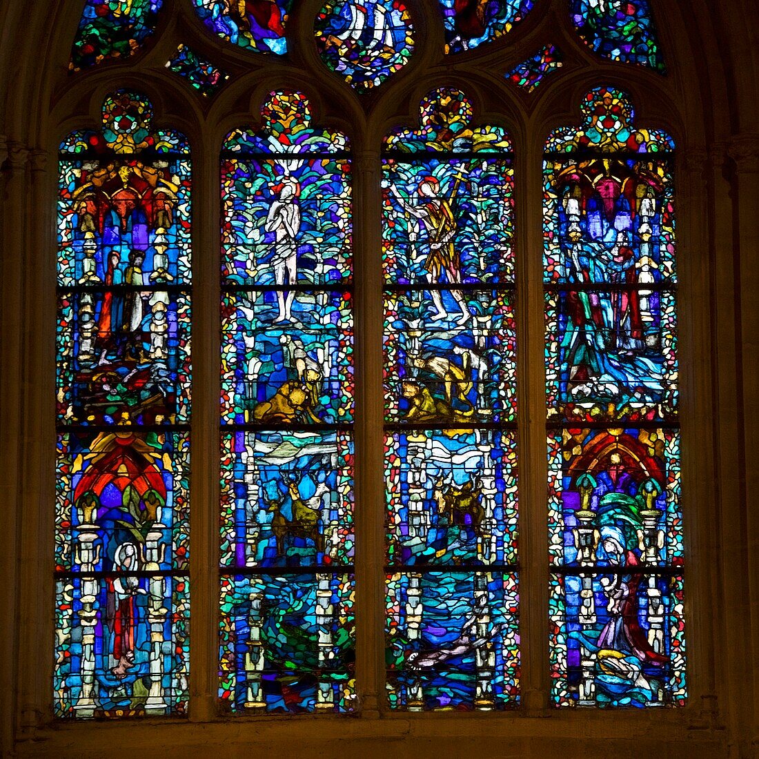 Frankreich, Finistere, Quimper, Kathedrale Saint Corentin, Kapelle mit Taufbecken, Glasmalerei der Taufe