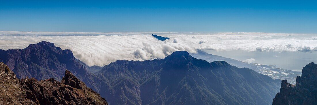 Spain, Canary Islands, La Palma Island, Parque Nacional Caldera de Taburiente national park, Roque de los Muchachos, elevation 2426 meters