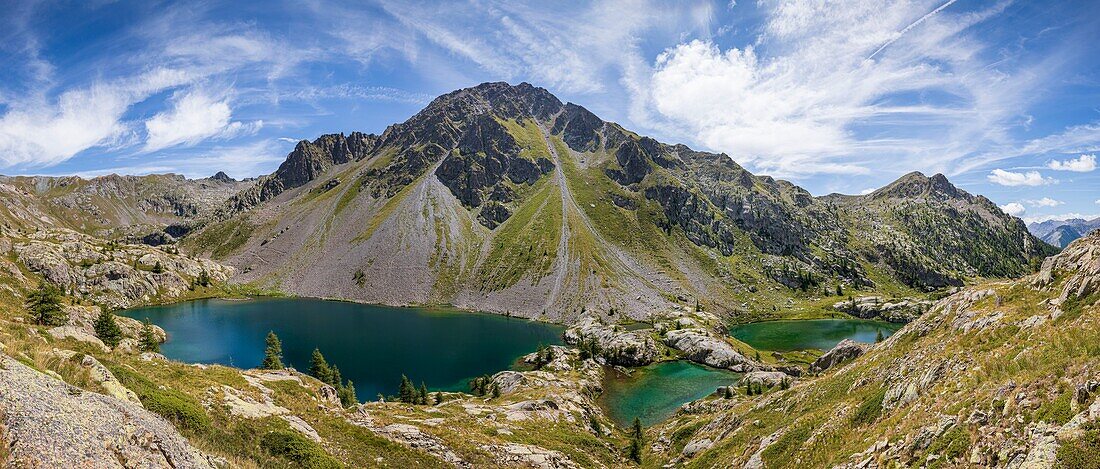 France, Alpes-Maritimes , Mercantour National Park, the rosary of the Vens lakes, the big lower lake