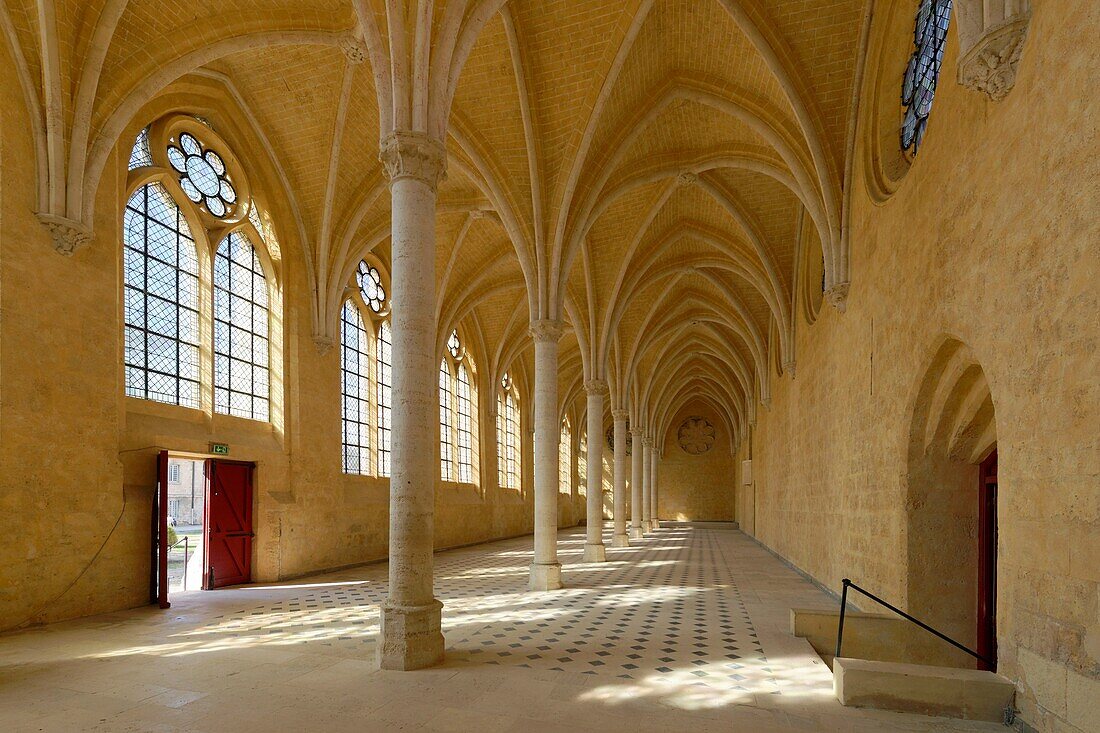 France, Aisne, Soissons, St Jean des Vignes Abbey founded in 1076 by Hugues le Blanc, the lateral refectory