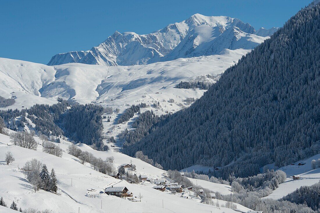 Frankreich, Savoyen, Beaufortain-Massiv, Dorf Hauteluce, das Hochtal Val Joly, der Joly-Pass und der Mont Blanc