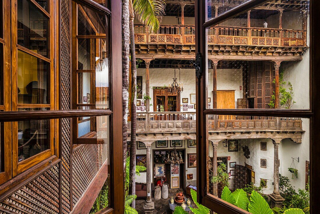 Spain, Canary Islands, Tenerife Island, La Orotava, Casa de los Balcones, traditional Canarian house, built 1692, courtyard