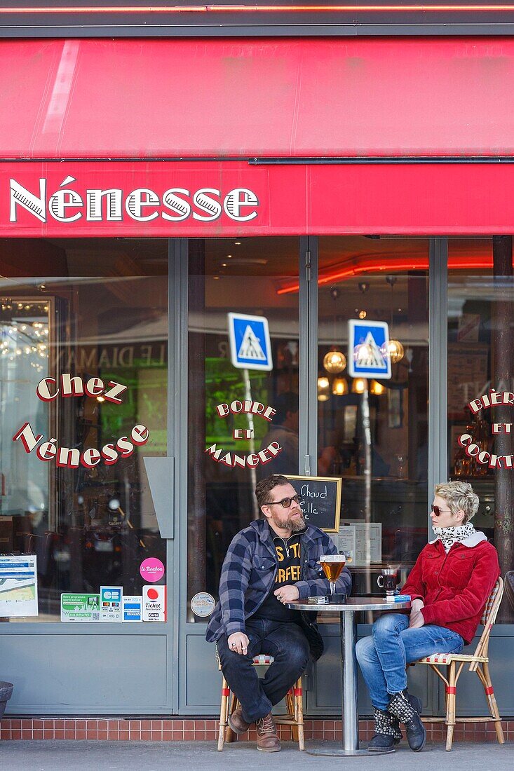 Frankreich, Paris, Terrasse des Cafés Chez Nenesse in der Rue de la Butte aux Cailles im Viertel Butte aux Cailles