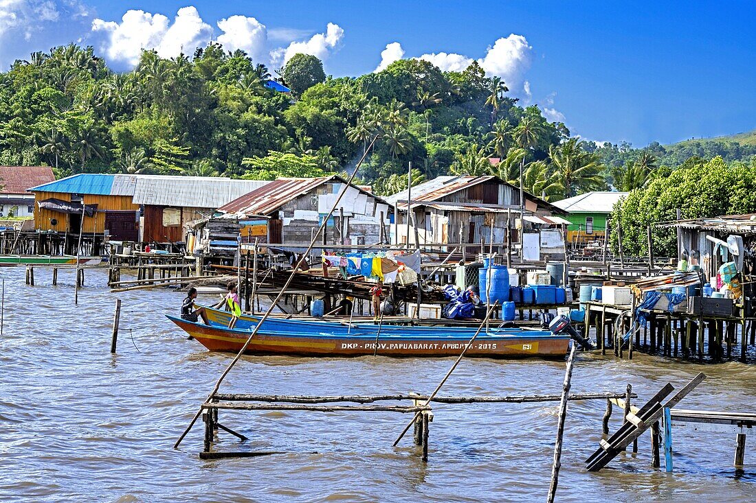 Indonesia, Papua, Sorong, papuan shantytown on stilts