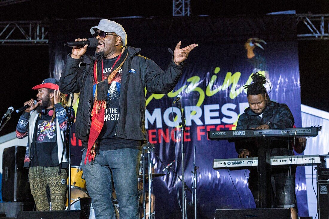 Papua New Guinea, National Capitale district, Port Moresby, Ela Beach District, Independence Festival held every year mid-September, PNG singer Anslom