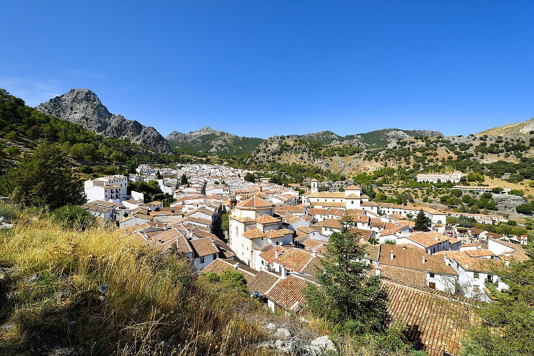 Spain, Andalusia, Province of Cadiz, Grazalema, Sierra de Grazalema Natural Parc, White village (Pueblos Blancos) on the White Villages road (Ruta de los Pueblos Blancos)