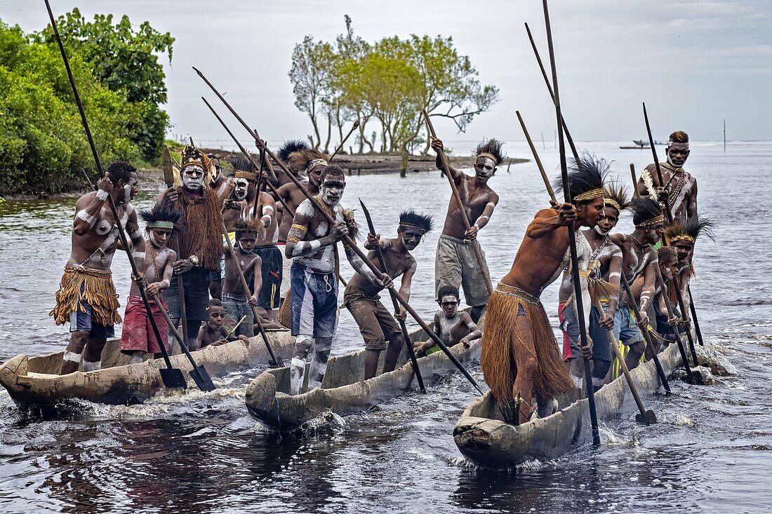 Indonesien, Papua, Bezirk Asmat, Dorf Per, Begrüßungszeremonie