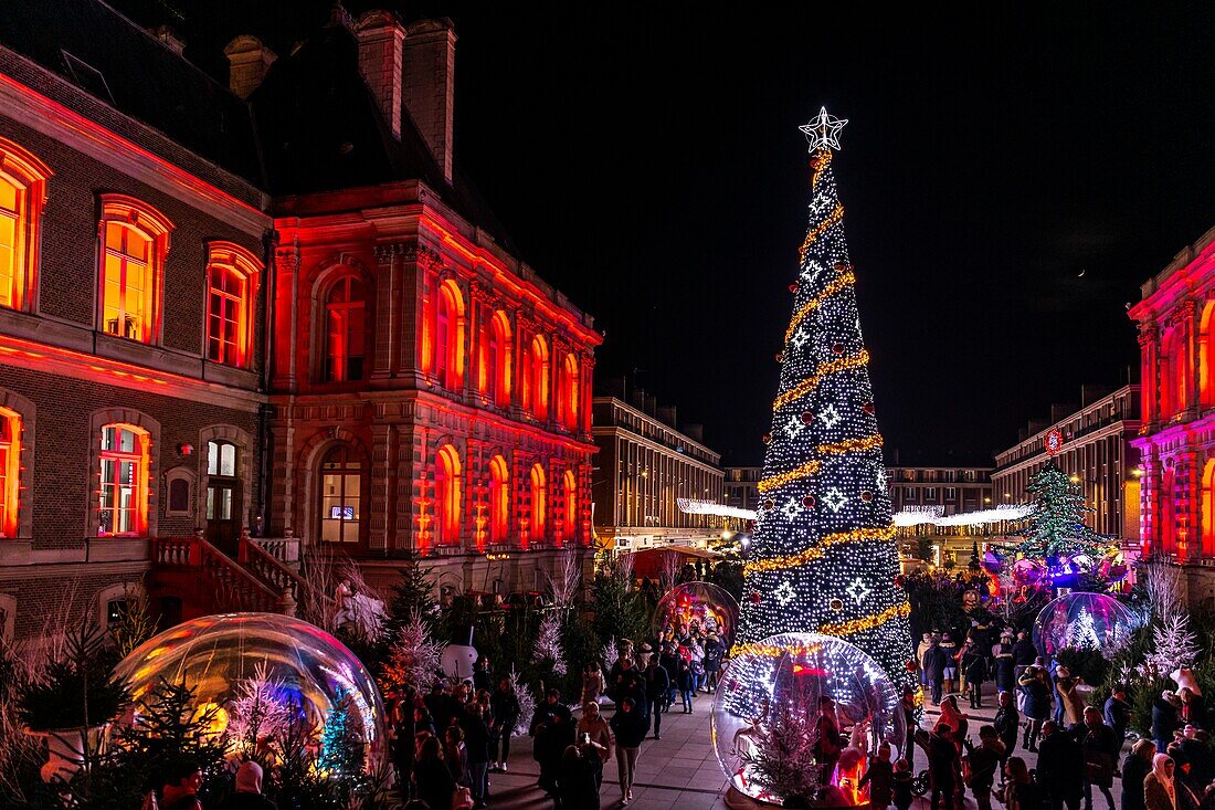 France, Somme, Amiens, Marché de Noël dans les rues du centre ville, le plus grand marché de Noël du nord de la France