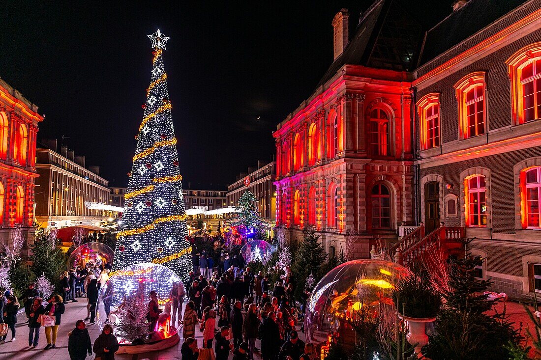 France, Somme, Amiens, Marché de Noël dans les rues du centre ville, le plus grand marché de Noël du nord de la France