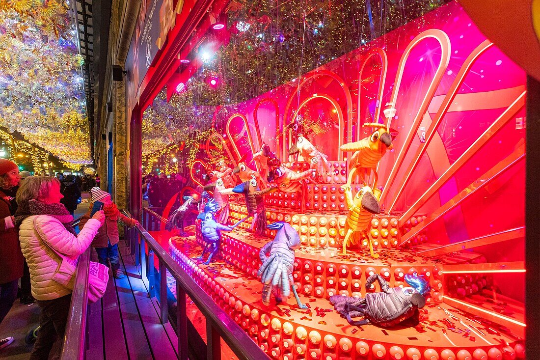 Frankreich, Paris, Schaufenster des Kaufhauses Galeries Lafayette zur Weihnachtszeit