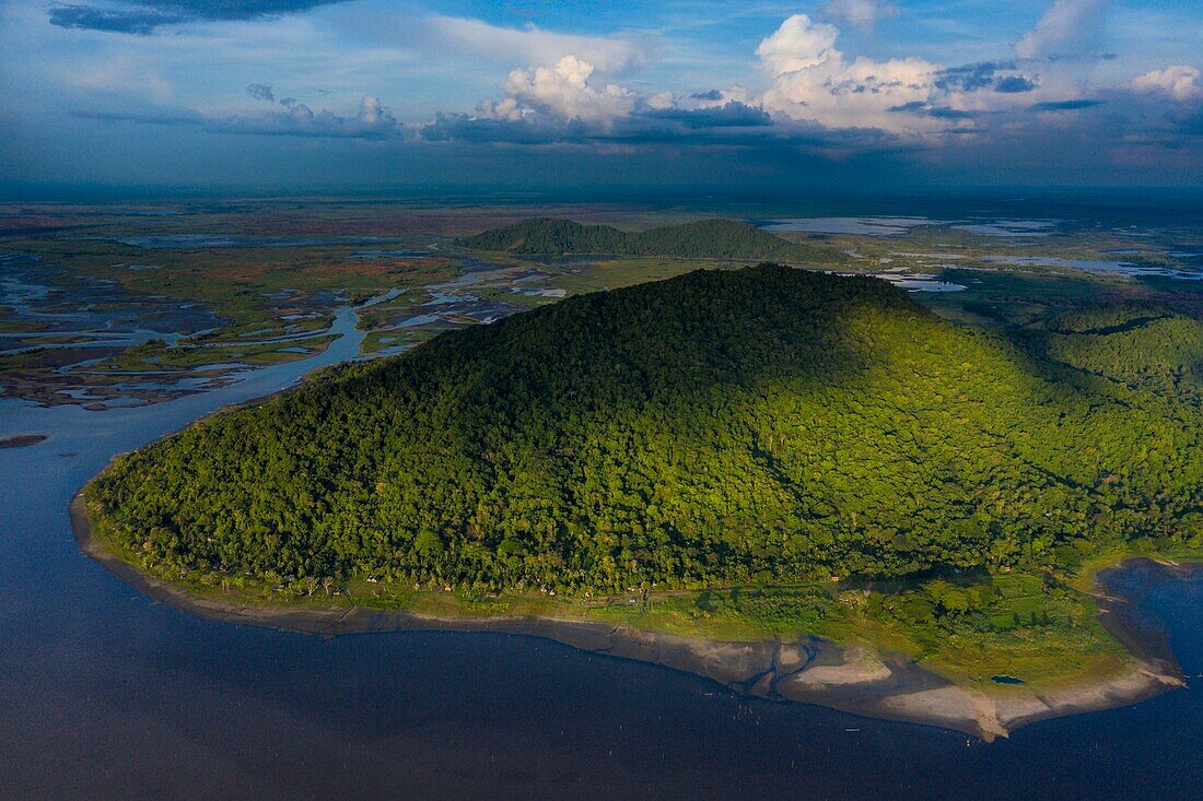 Papua New Guinea, East Sepik Province, Sepik River Region, Chambri Lake (Aerial view)