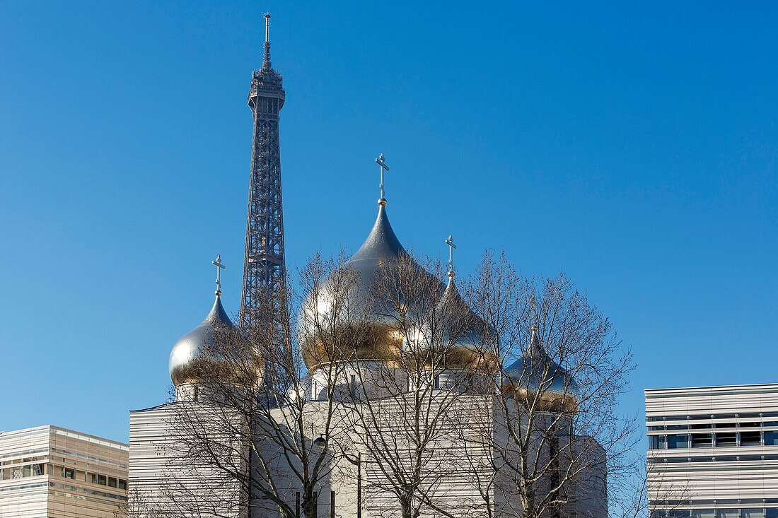 France, Paris, orthodox cathedral of the Holly Trinity in Quai Branly and the Eiffel tower in the background