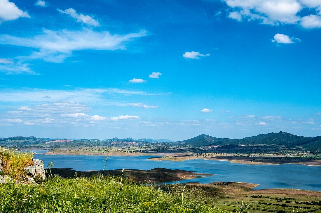 Spain, Estremadura, province of Badajoz, embalse of Serena