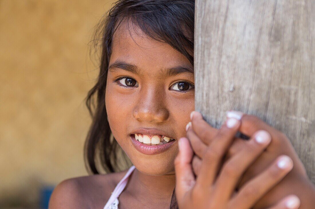 Philippines, Palawan, Malampaya Sound Protected Landscape and Seascape, portrait of a girl