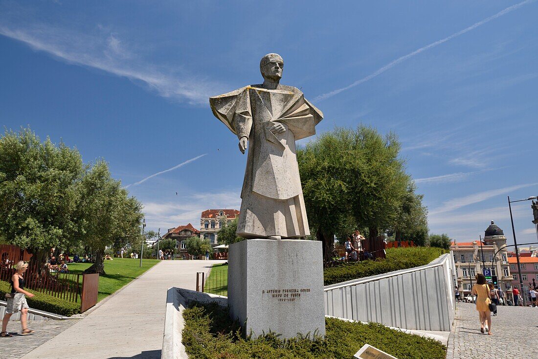 Portugal, North Region, Porto, historical center classified as World Heritage by UNESCO, Lisbon Square, statue of Bishop Antonio Ferreira Gomes