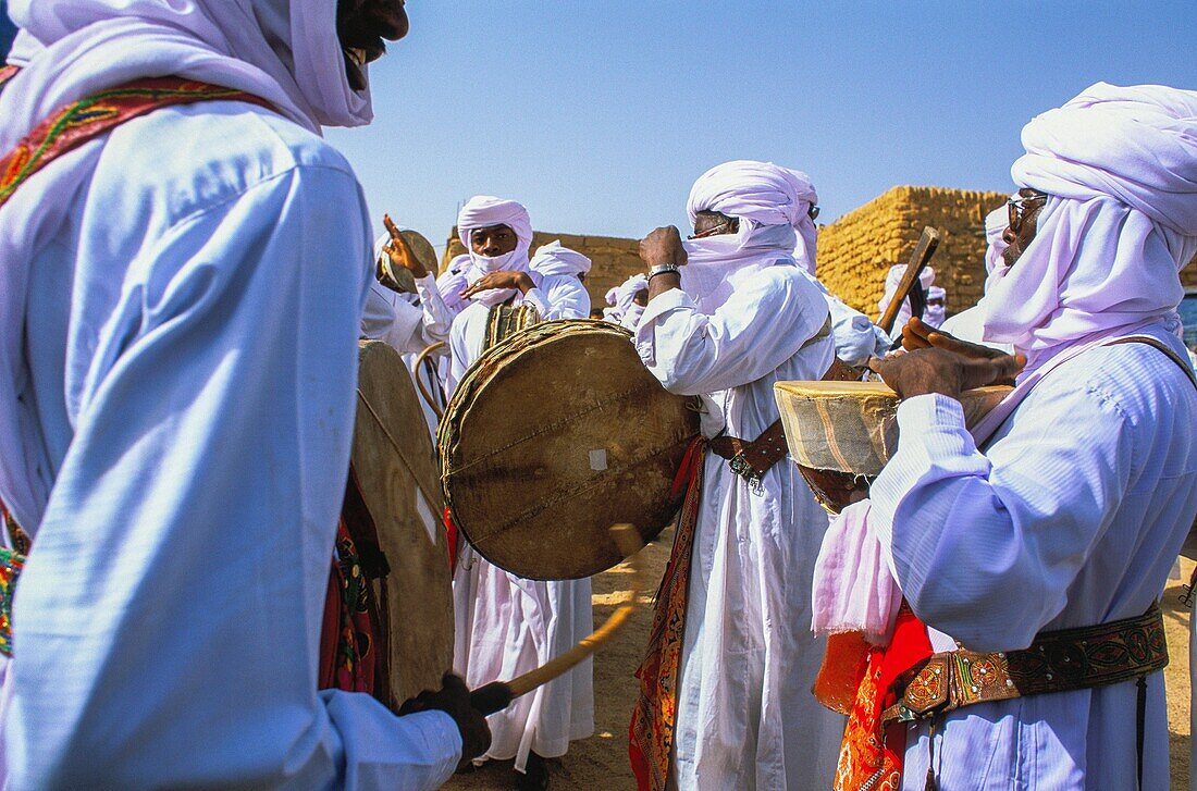 Algeria, Tamanrasset, Sahara, the baroud also called the dance with rifles