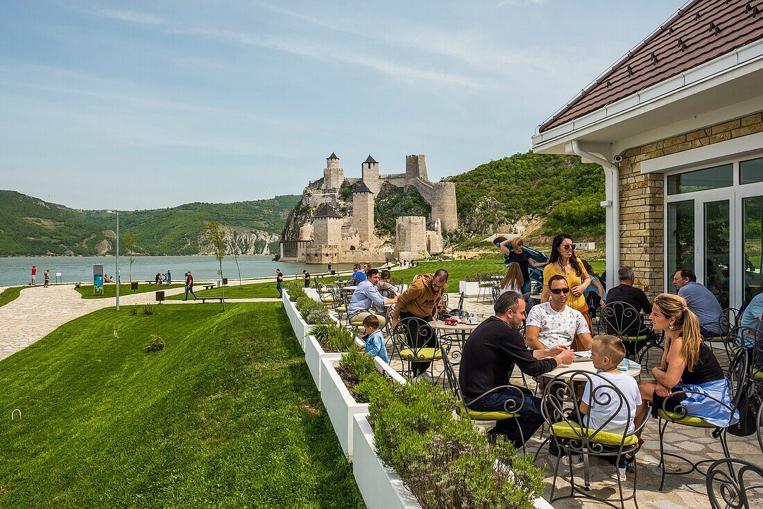 Serbien,Brani&#x10d;evo,Golubac,die Festung von Golubac stammt aus dem 14. Jahrhundert und liegt an den Ufern der Donau