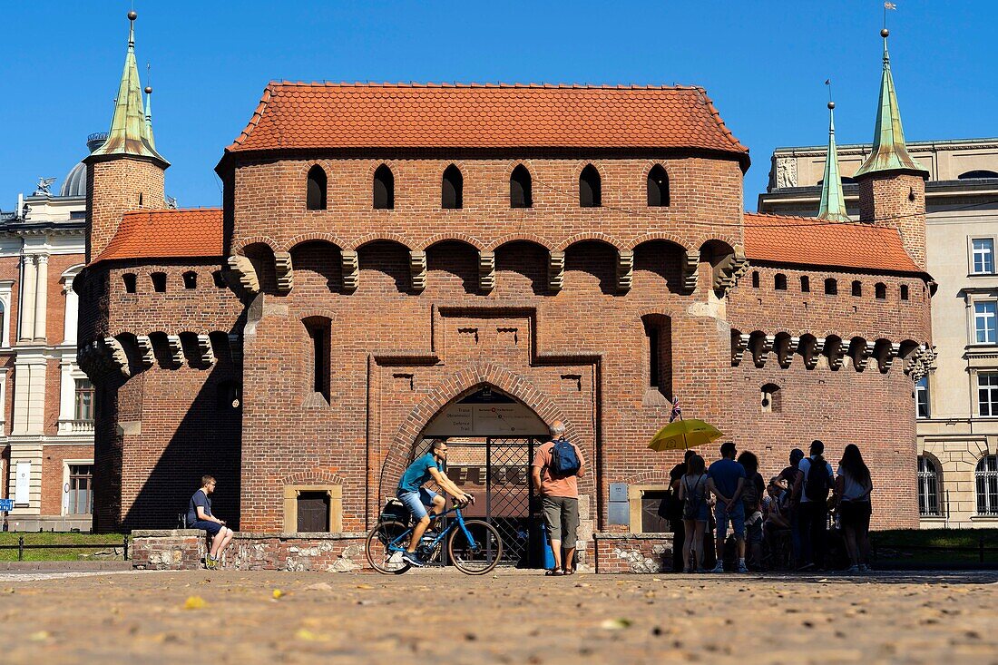 Poland, Voïvodie Lesser Poland, Krakow, Stare Miasto district, World Heritage Site, Old Town, the Barbican facing the rampart and the Saint-Florian gate