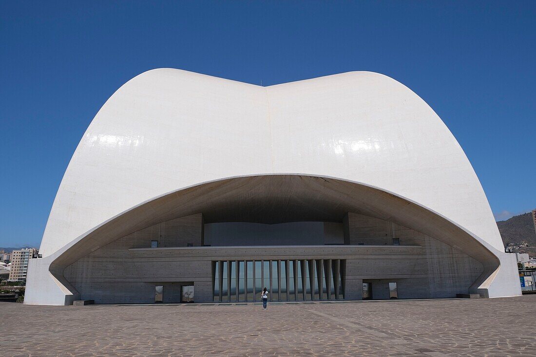 Spanien,Kanarische Inseln,Insel Teneriffa,Santa Cruz de Tenerife,Auditorium von Teneriffa Adan Martin,entworfen von dem spanischen Architekten Santiago Calatrava und eingeweiht 2003