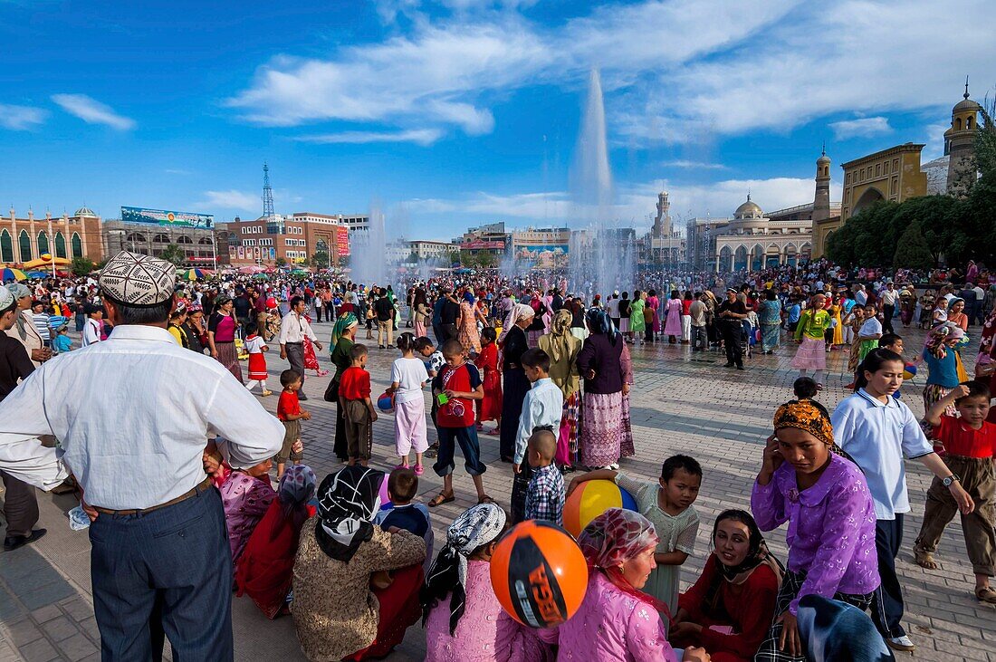 China,Autonome Region Xinjiang-Uigurien,Kashgar,Id-Kha-Platz,Menschenmenge während des Wasserfestes,einem lokalen Feiertag